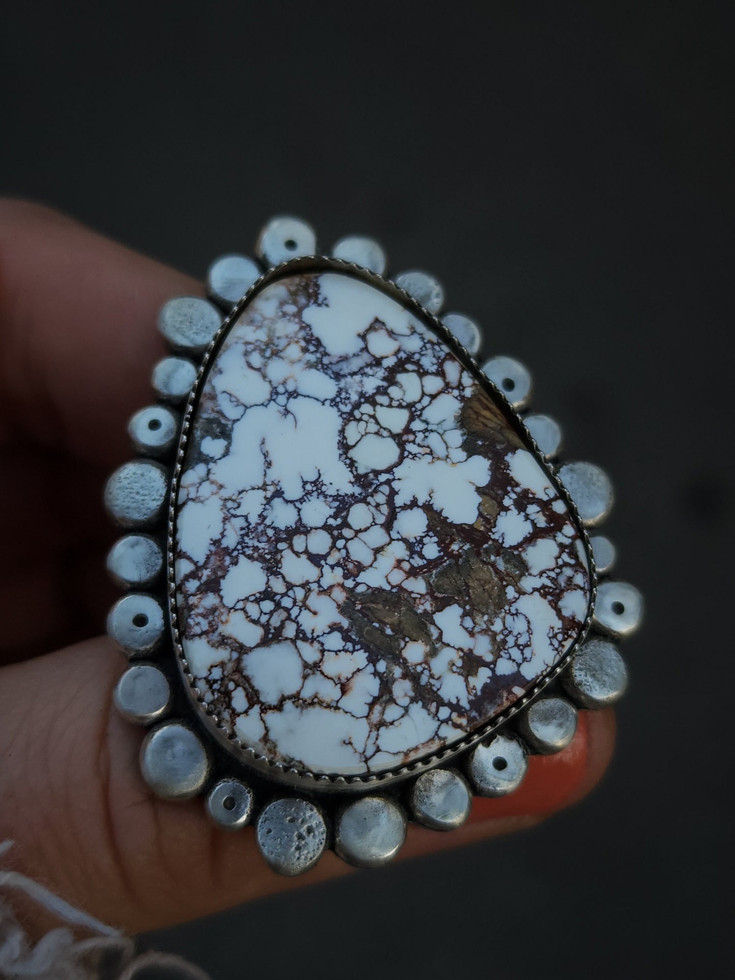 Statement Wild Horse || finish-to-size